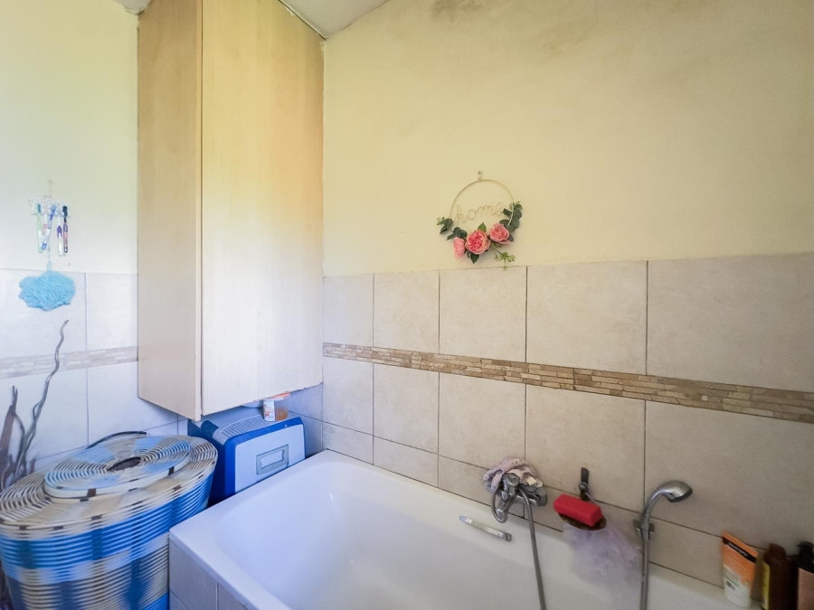 2 Bedroom Property for Sale in Dorandia Gauteng