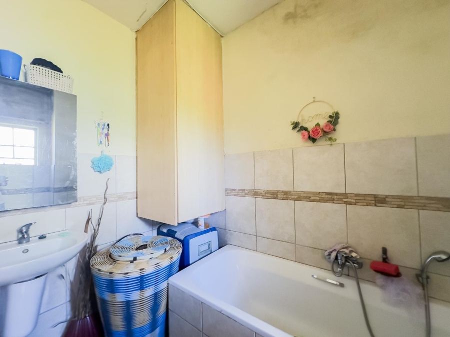 2 Bedroom Property for Sale in Dorandia Gauteng