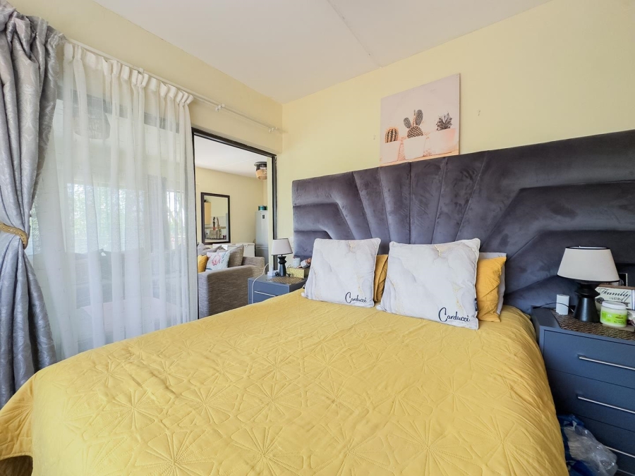 2 Bedroom Property for Sale in Dorandia Gauteng