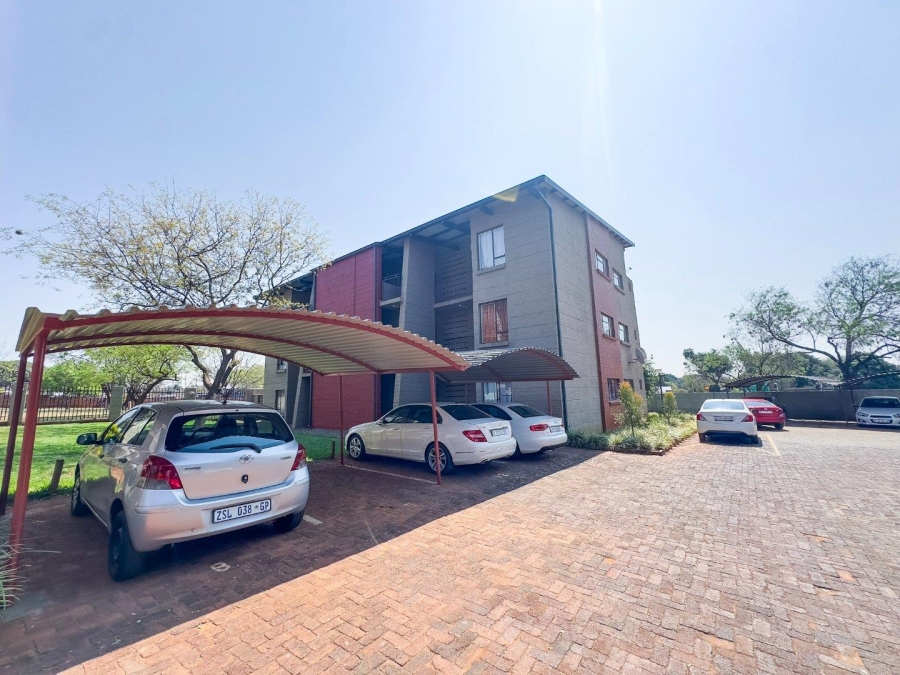 2 Bedroom Property for Sale in Dorandia Gauteng