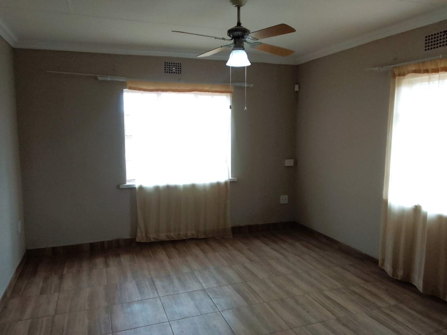 4 Bedroom Property for Sale in Pelzvale A H Gauteng