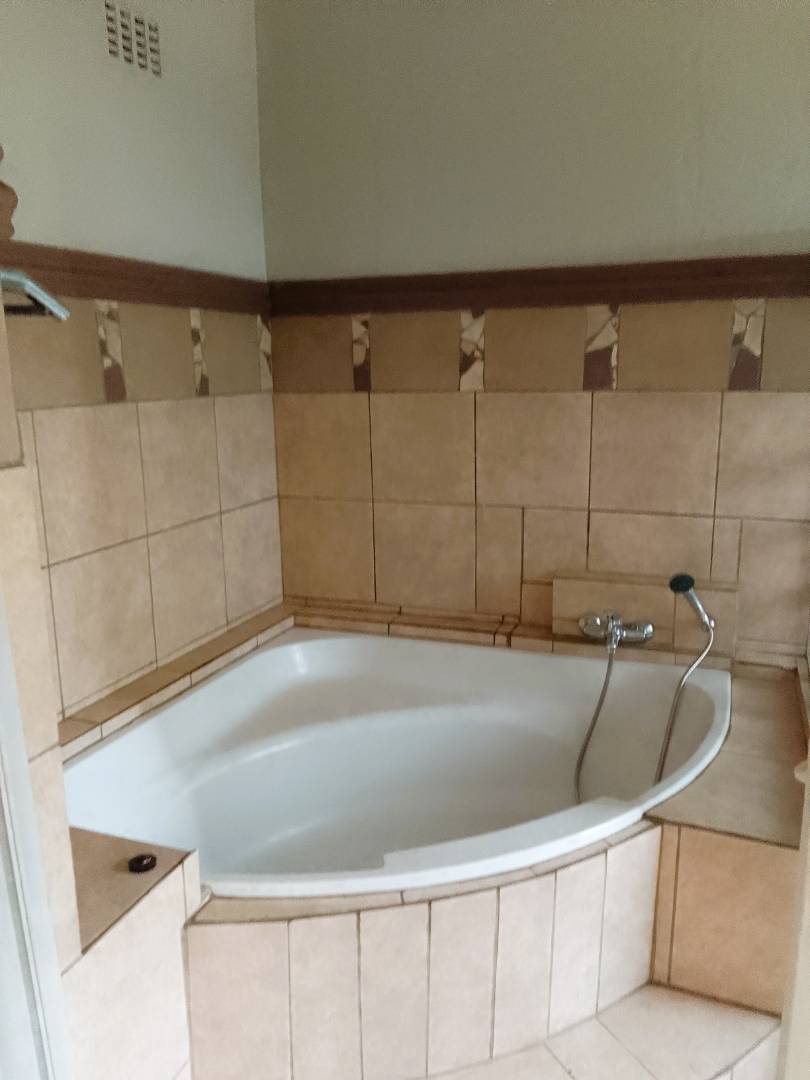 4 Bedroom Property for Sale in Pelzvale A H Gauteng