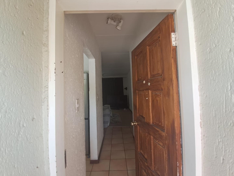 To Let 2 Bedroom Property for Rent in Vorna Valley Gauteng