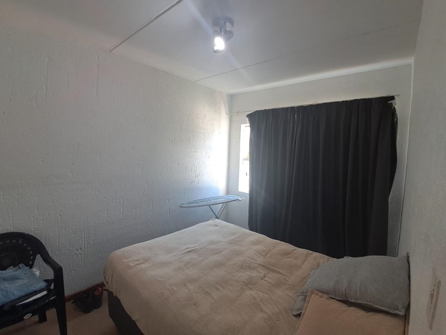 To Let 2 Bedroom Property for Rent in Vorna Valley Gauteng