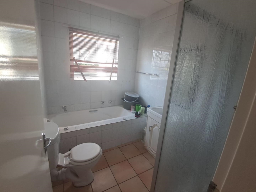 To Let 2 Bedroom Property for Rent in Vorna Valley Gauteng