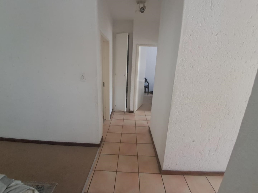To Let 2 Bedroom Property for Rent in Vorna Valley Gauteng