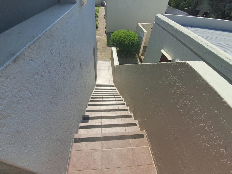 To Let 2 Bedroom Property for Rent in Vorna Valley Gauteng