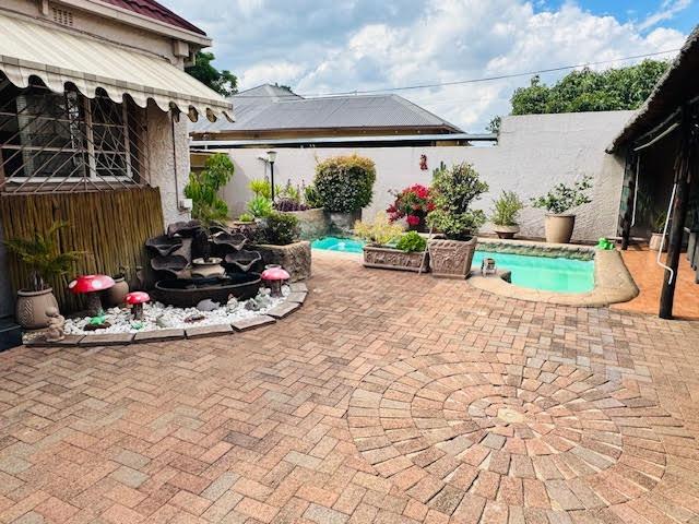 4 Bedroom Property for Sale in Regents Park Gauteng