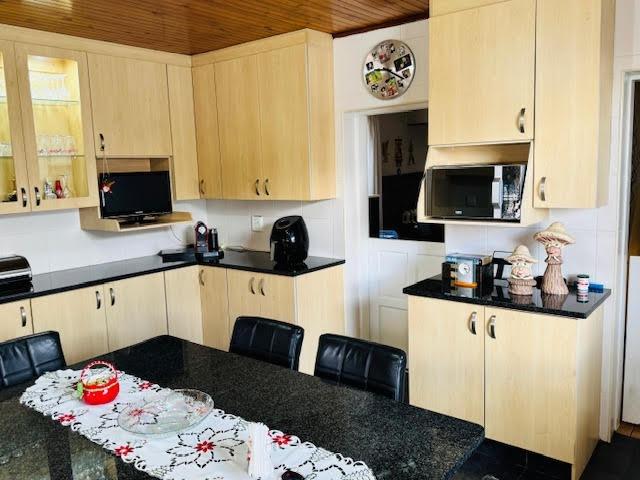 4 Bedroom Property for Sale in Regents Park Gauteng