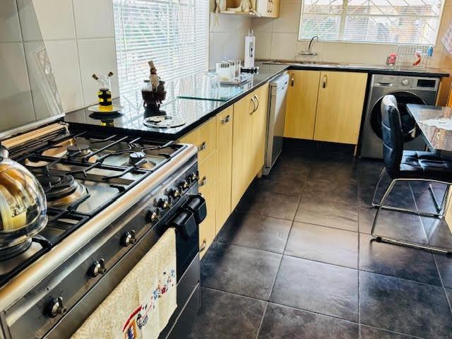 4 Bedroom Property for Sale in Regents Park Gauteng