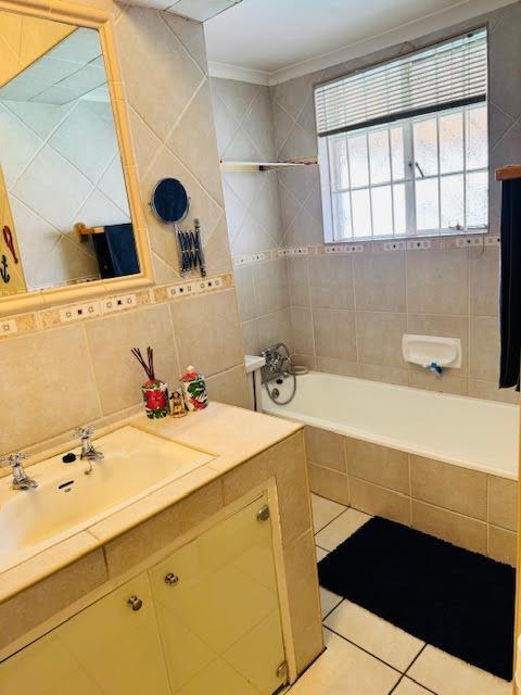 4 Bedroom Property for Sale in Regents Park Gauteng