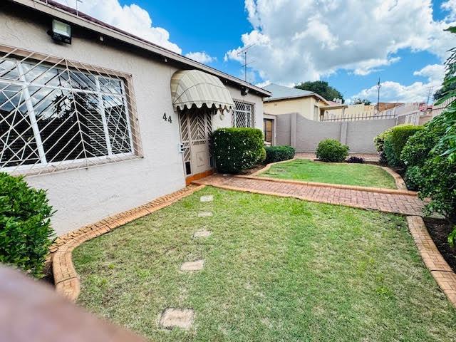 4 Bedroom Property for Sale in Regents Park Gauteng