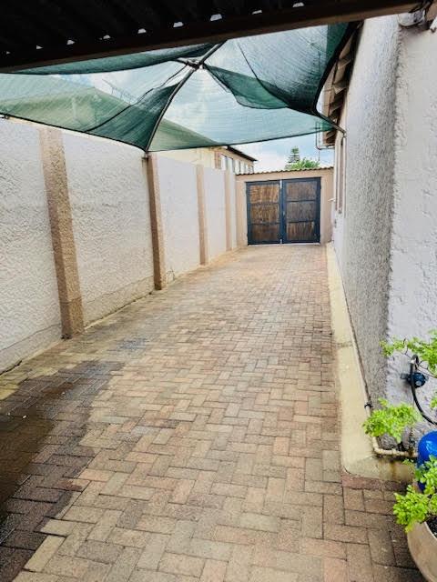 4 Bedroom Property for Sale in Regents Park Gauteng