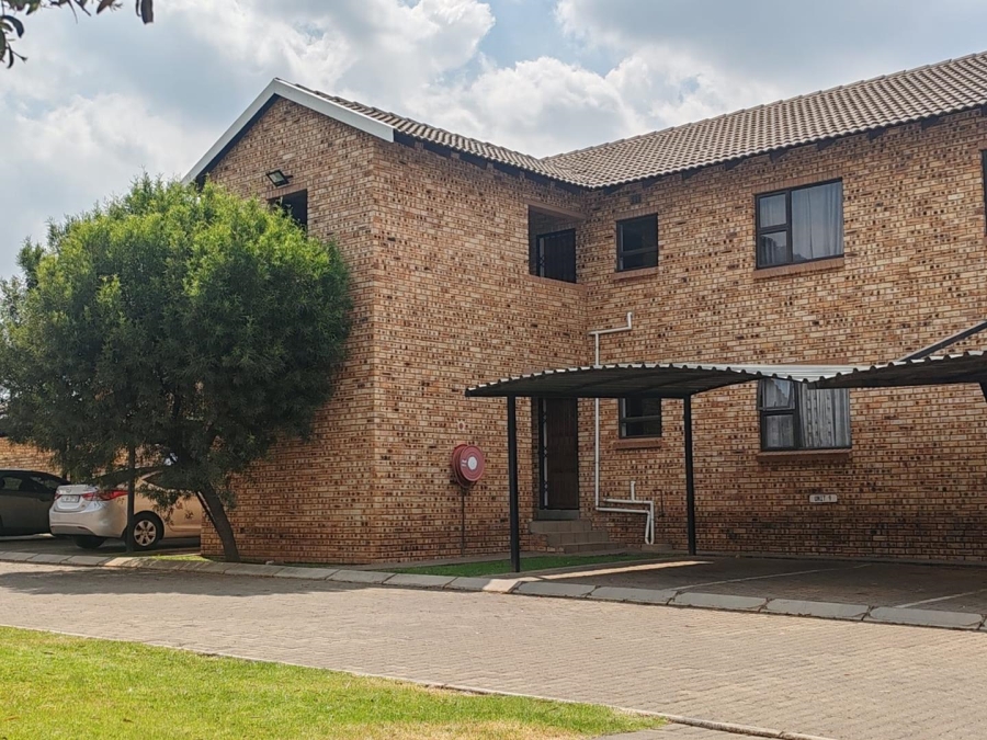 3 Bedroom Property for Sale in Goedeburg Gauteng