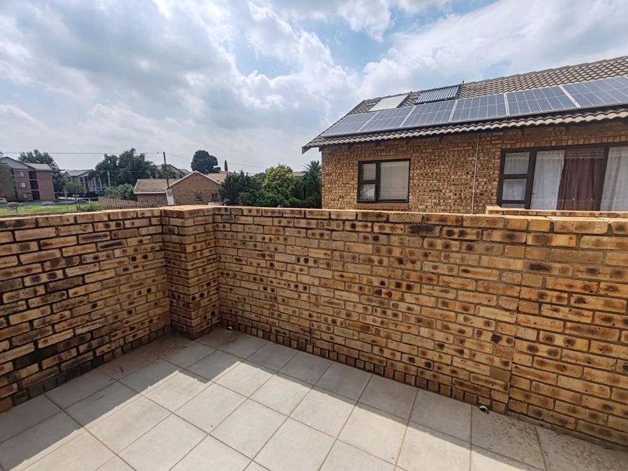3 Bedroom Property for Sale in Goedeburg Gauteng