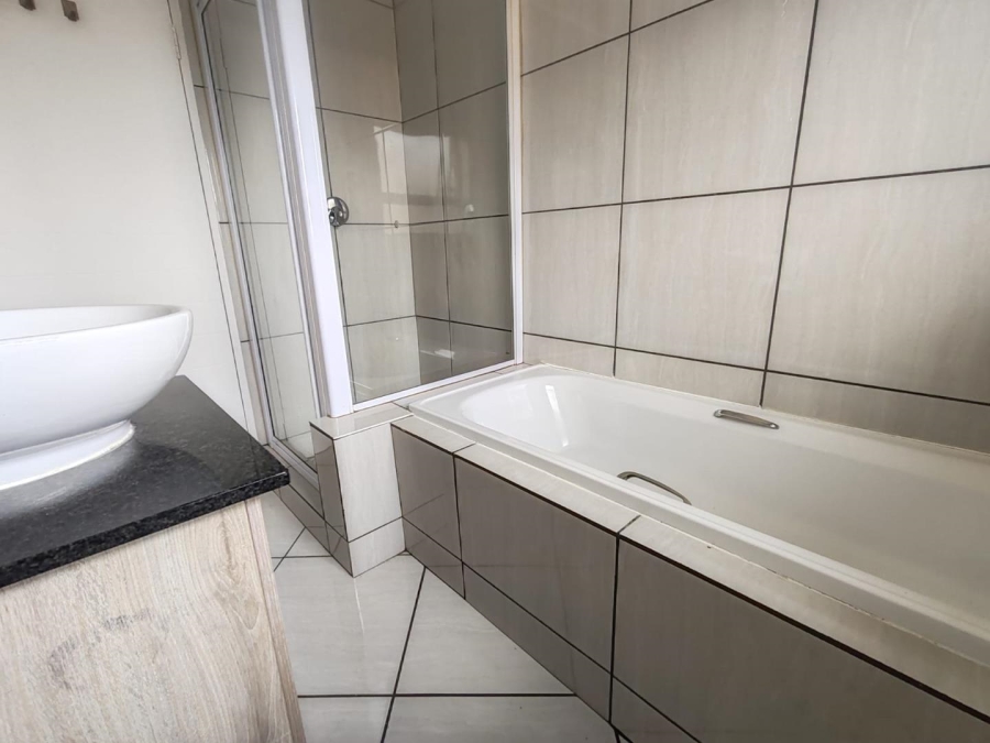 3 Bedroom Property for Sale in Goedeburg Gauteng