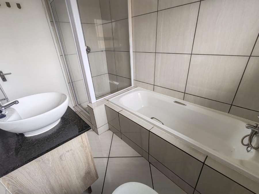 3 Bedroom Property for Sale in Goedeburg Gauteng