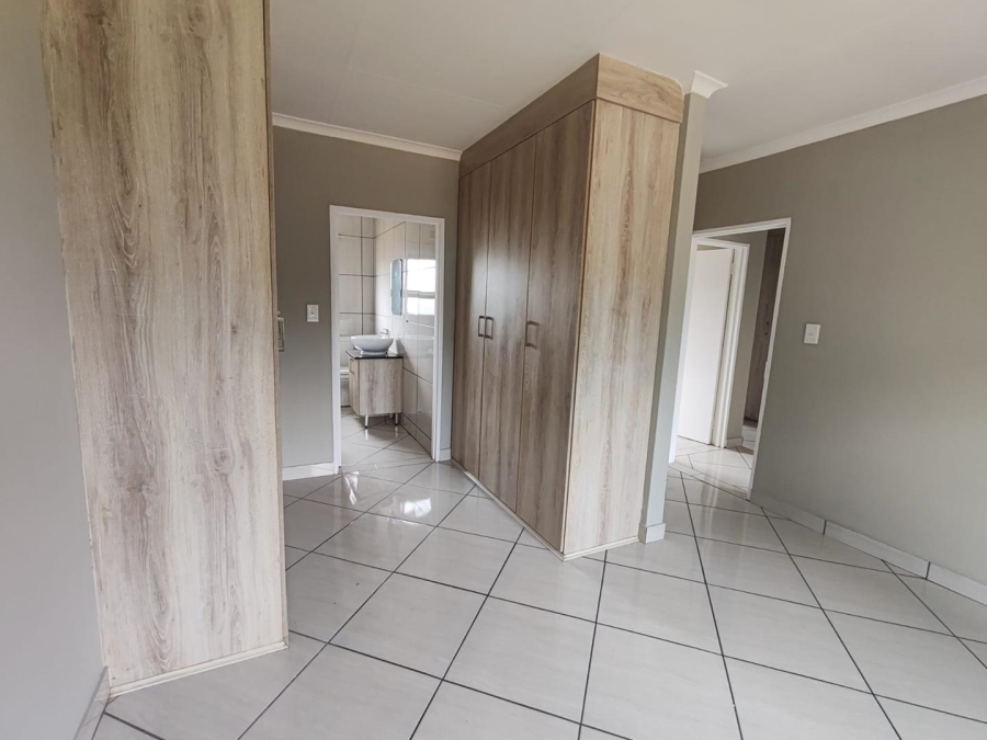 3 Bedroom Property for Sale in Goedeburg Gauteng