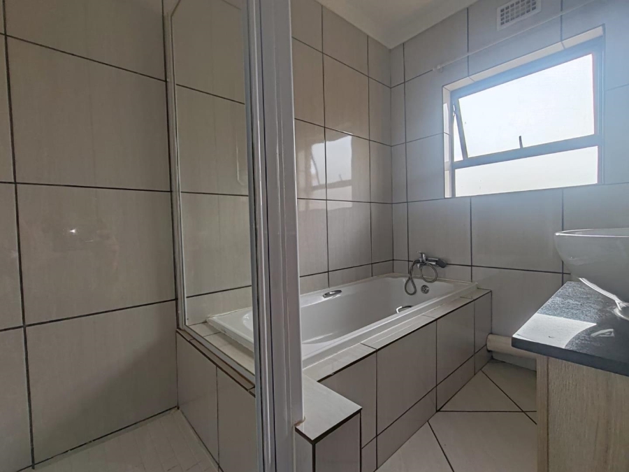3 Bedroom Property for Sale in Goedeburg Gauteng