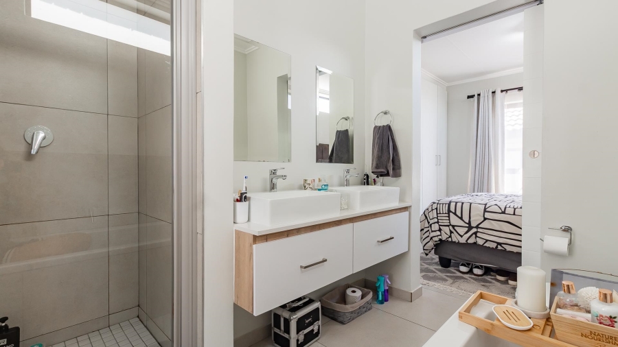 To Let 3 Bedroom Property for Rent in Fourways Gauteng