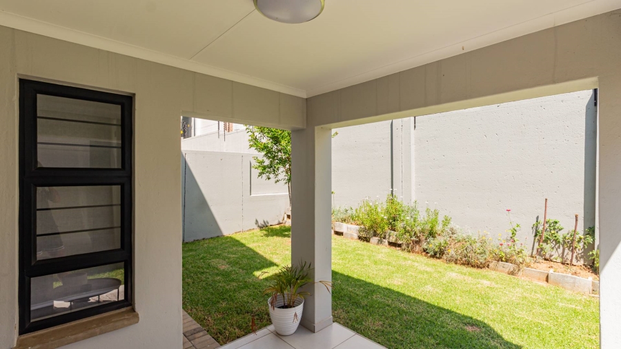 To Let 3 Bedroom Property for Rent in Fourways Gauteng