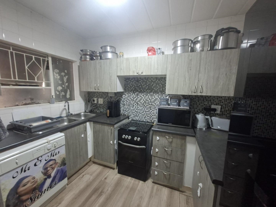 2 Bedroom Property for Sale in Buccleuch Gauteng