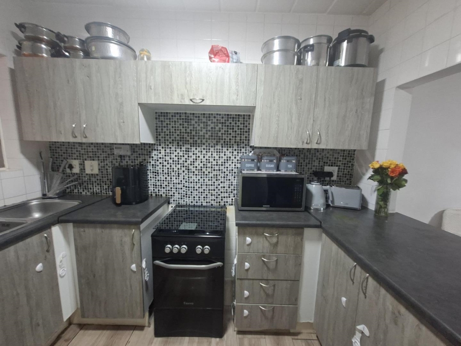 2 Bedroom Property for Sale in Buccleuch Gauteng