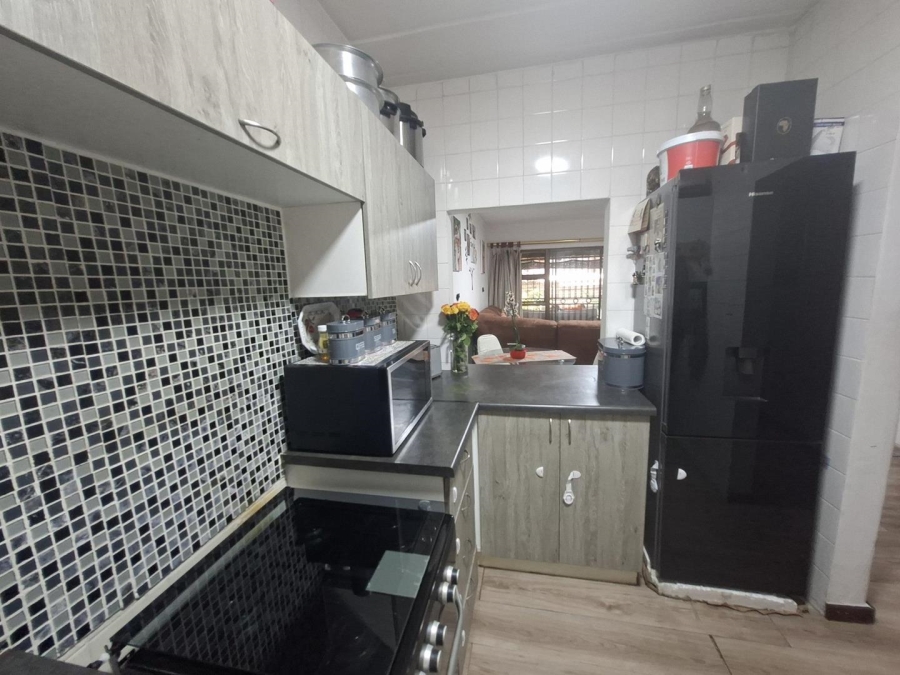 2 Bedroom Property for Sale in Buccleuch Gauteng