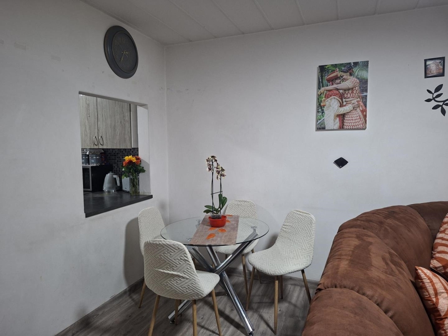 2 Bedroom Property for Sale in Buccleuch Gauteng