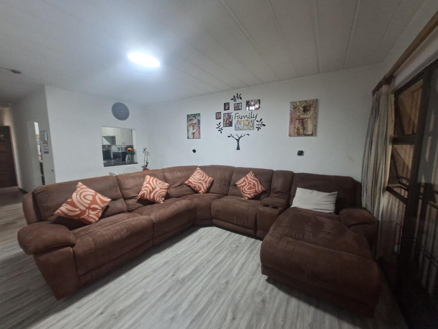 2 Bedroom Property for Sale in Buccleuch Gauteng