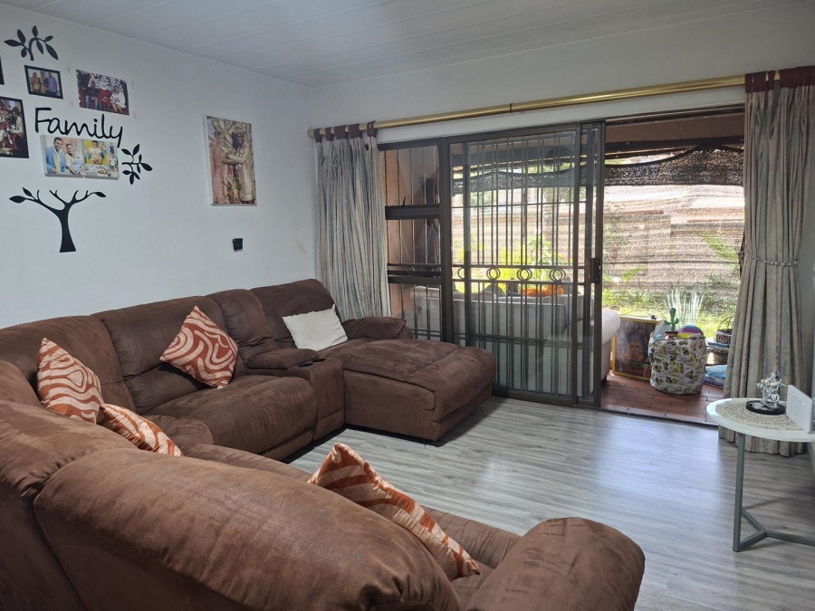 2 Bedroom Property for Sale in Buccleuch Gauteng