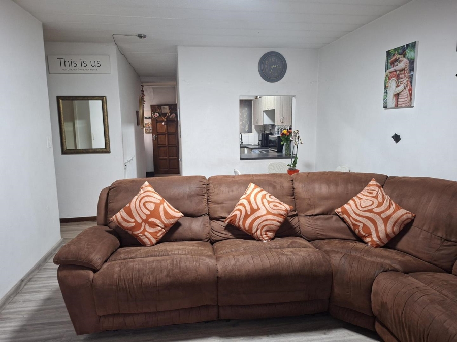 2 Bedroom Property for Sale in Buccleuch Gauteng