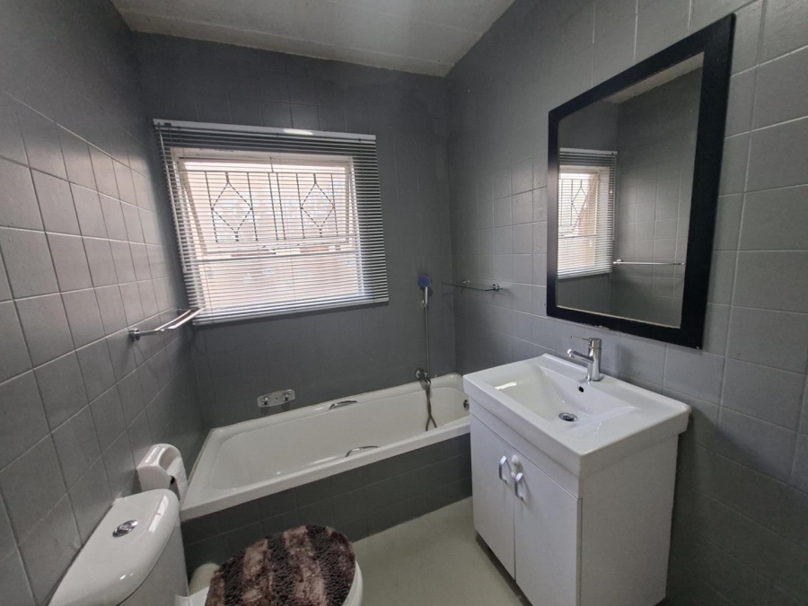 2 Bedroom Property for Sale in Buccleuch Gauteng