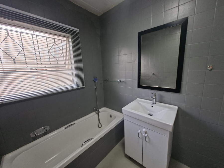 2 Bedroom Property for Sale in Buccleuch Gauteng