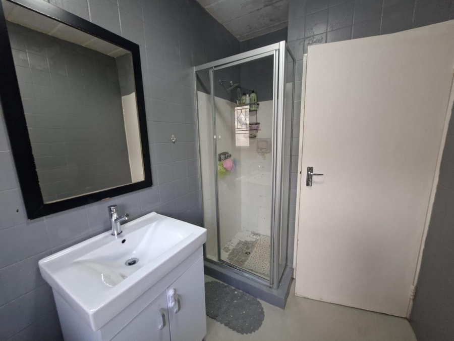 2 Bedroom Property for Sale in Buccleuch Gauteng