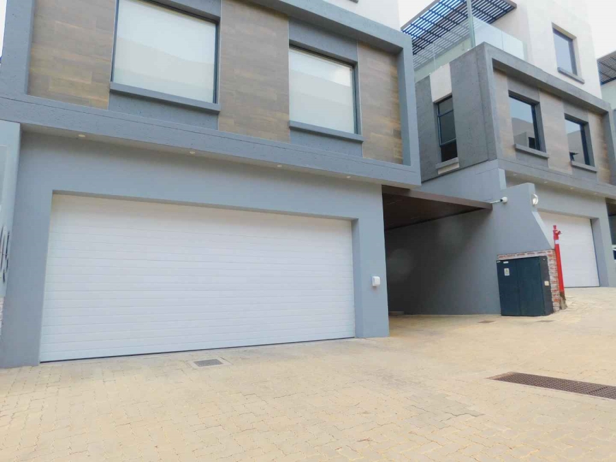 To Let 4 Bedroom Property for Rent in Bryanston Gauteng