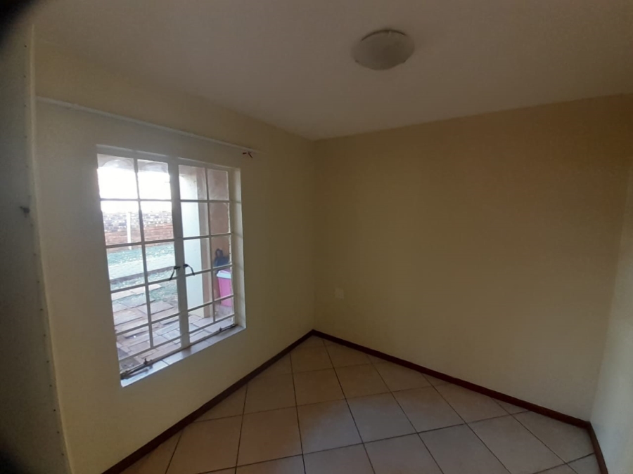 To Let 2 Bedroom Property for Rent in Olympus AH Gauteng