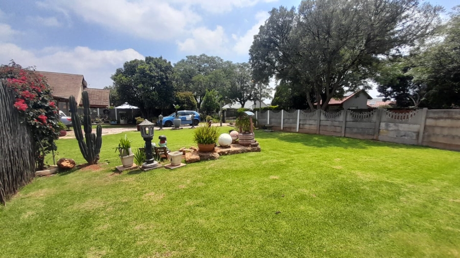 3 Bedroom Property for Sale in Rhodesfield Gauteng