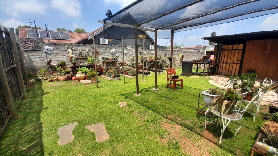 3 Bedroom Property for Sale in Rhodesfield Gauteng