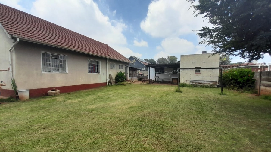 3 Bedroom Property for Sale in Rhodesfield Gauteng