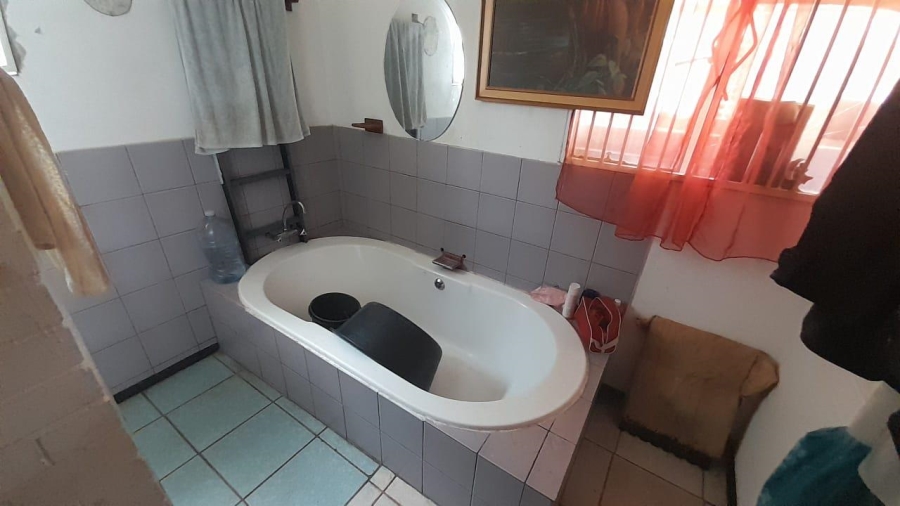 3 Bedroom Property for Sale in Rhodesfield Gauteng