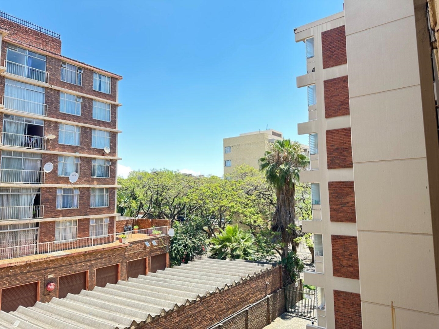 1 Bedroom Property for Sale in Sunnyside Gauteng