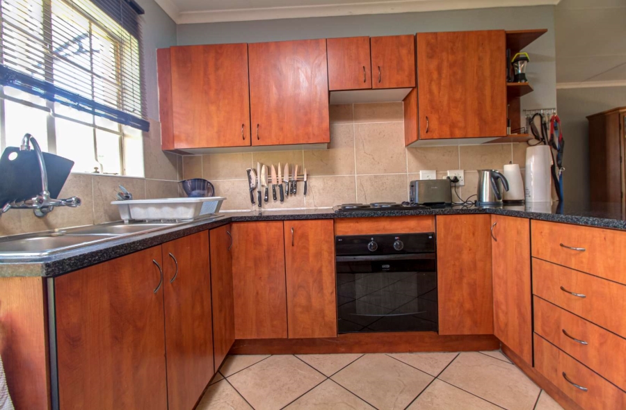 3 Bedroom Property for Sale in Honeydew Manor Gauteng