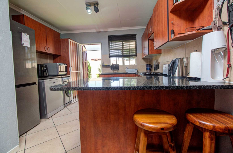3 Bedroom Property for Sale in Honeydew Manor Gauteng
