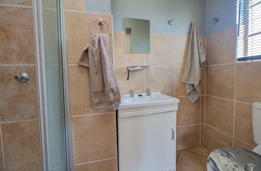 3 Bedroom Property for Sale in Honeydew Manor Gauteng