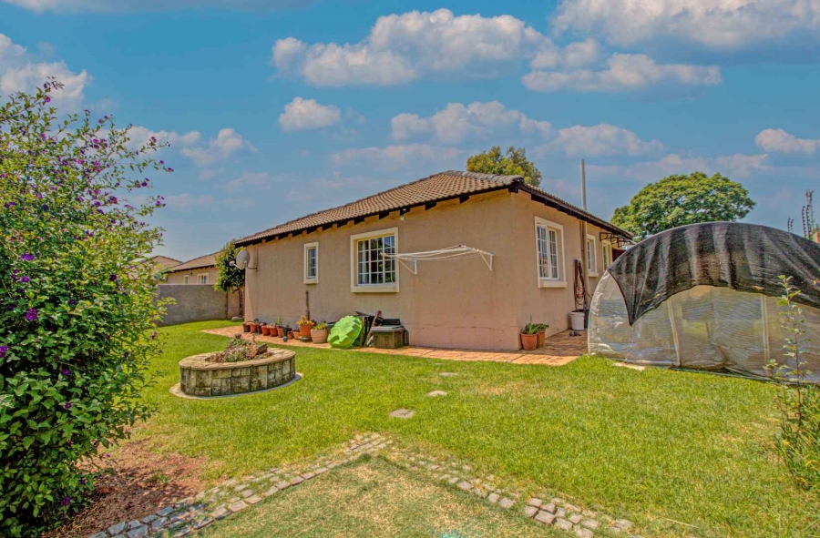 3 Bedroom Property for Sale in Honeydew Manor Gauteng