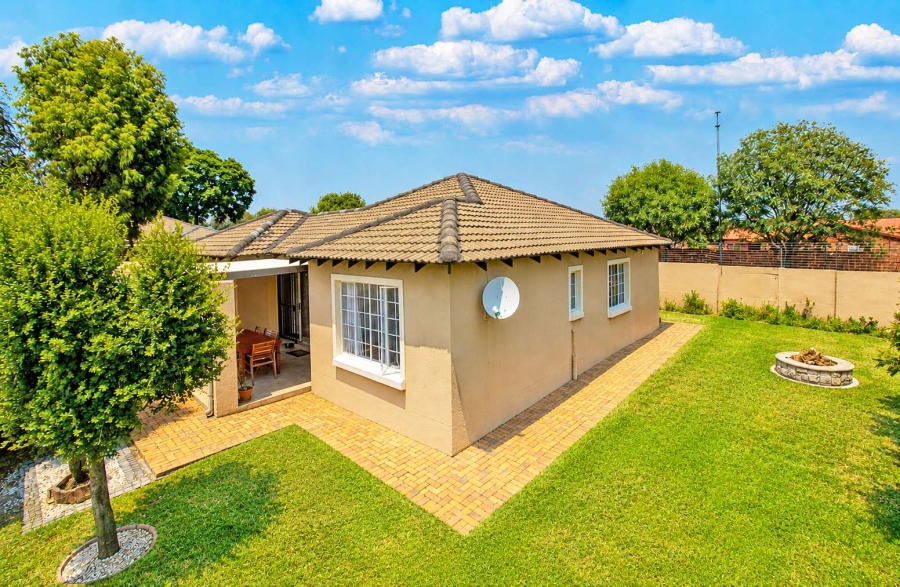 3 Bedroom Property for Sale in Honeydew Manor Gauteng