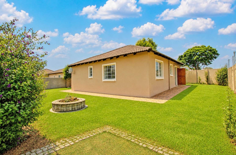 3 Bedroom Property for Sale in Honeydew Manor Gauteng