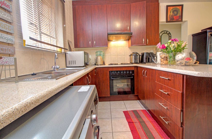 2 Bedroom Property for Sale in Strubensvallei Gauteng