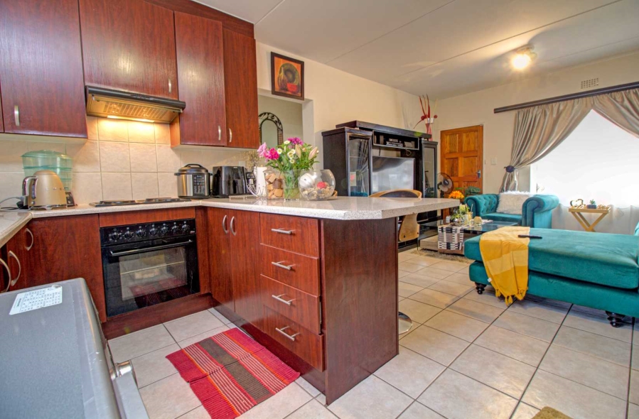 2 Bedroom Property for Sale in Strubensvallei Gauteng